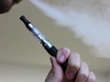 e-cigarette-1301664_640