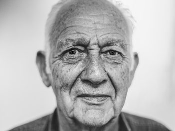 old-man-1208210_640