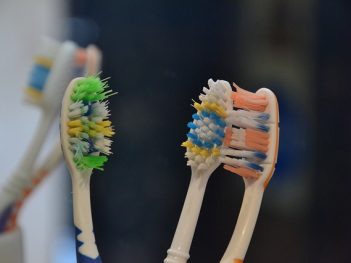 toothbrush-313768_640